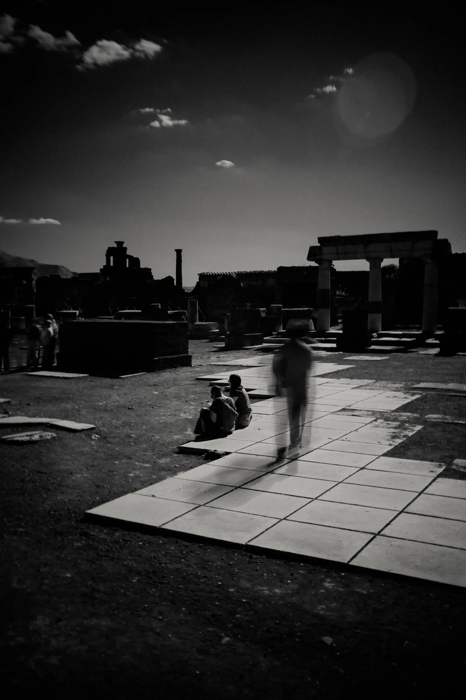 ALLEE SELIM AFTER US 4, photographie noir et blanc par Selim Allee