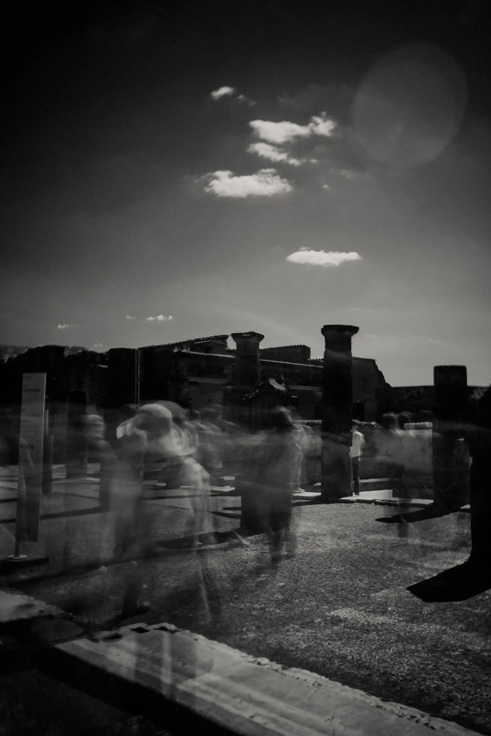 ALLEE SELIM AFTER US 11, photographie noir et blanc par Selim Allee